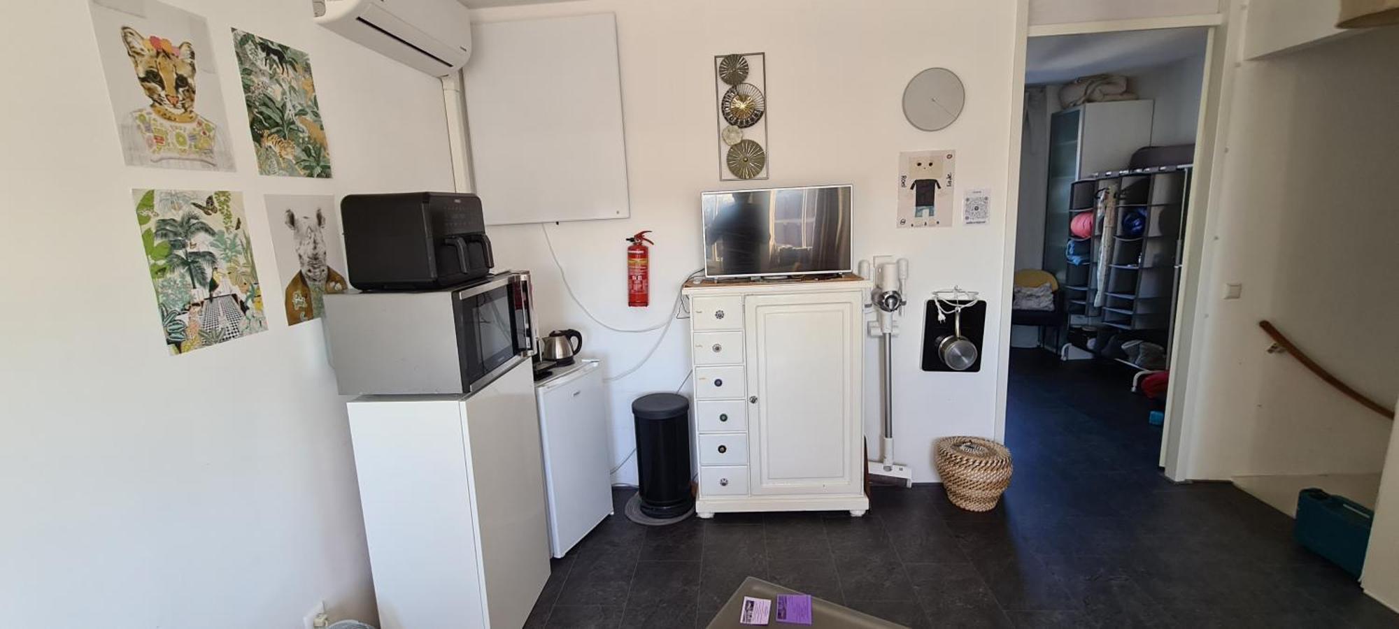 Airbnb 'Logeren Aan Het Plein' In Het Centrum Van מפל חדר תמונה